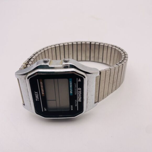 Vintage Timex 35mm Watch LCD Digital Indiglo Silver Tone Stretch Band - Picture 3 of 4